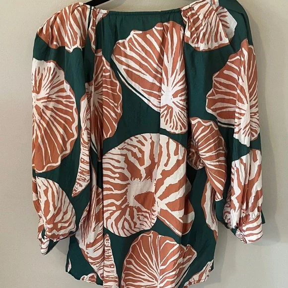 Umgee Coral and White Patterned Top - Picture 4 of 4